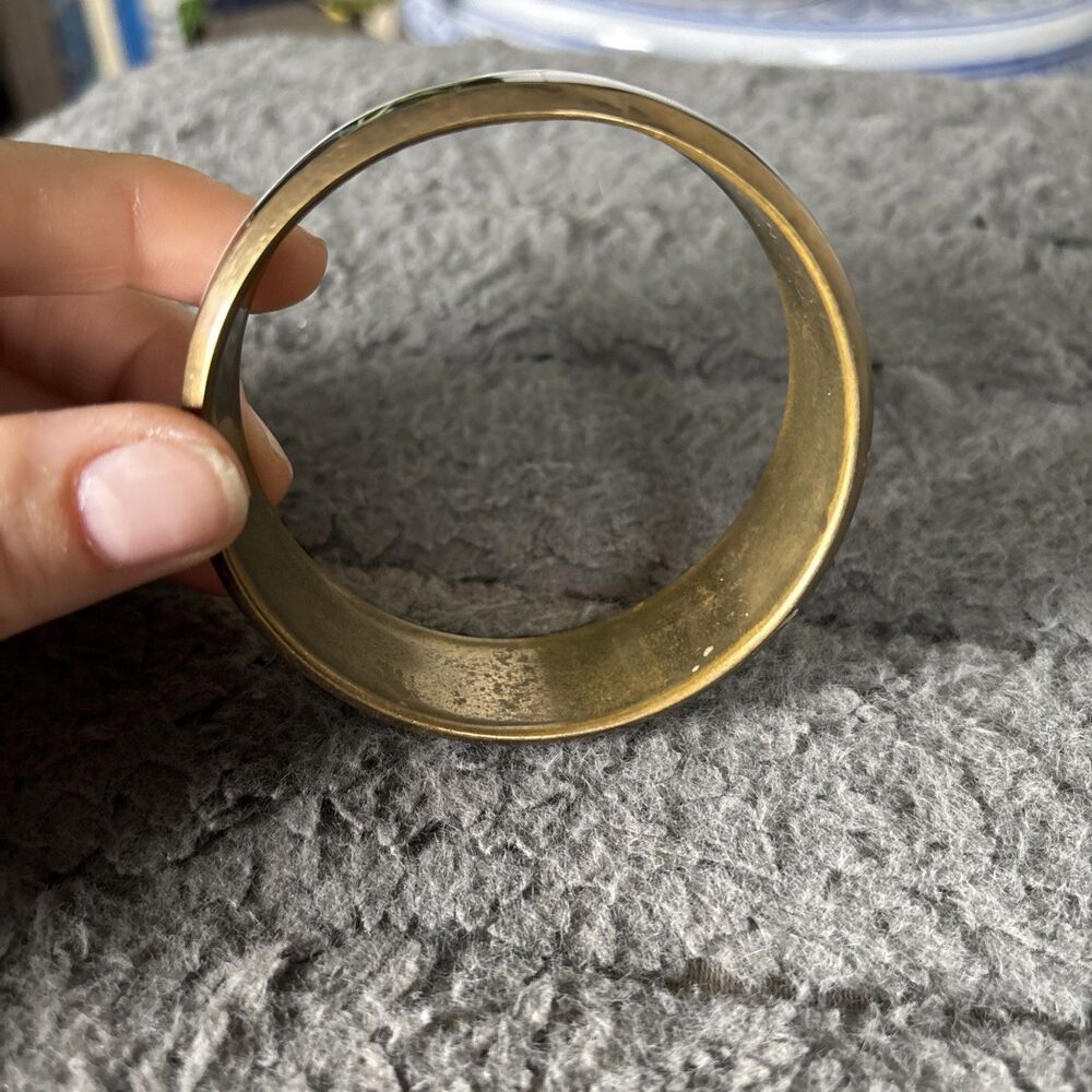 Vintage bangle bracelet in brass inlaid with black and white mother-of-pearl - Picture 3 of 7